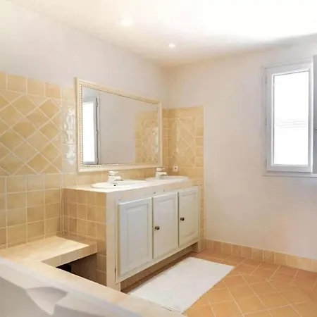 With 1 Bedroom Дом отдыха Сент-Максим