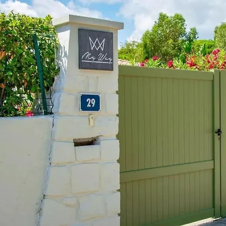 With 1 Bedroom بيت للعطل